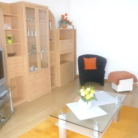 Neumann, Appartement *
