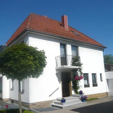 Neumann, Appartement *